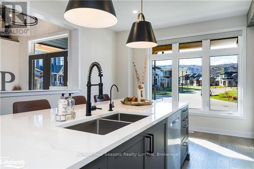 176 Springside Crescent Crescent, Blue Mountains (Blue Mountain Resort Area), ON - Indoor Photo Showing Kitchen With Double Sink