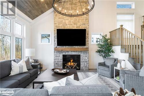 176 Springside Crescent Crescent, Blue Mountains (Blue Mountain Resort Area), ON - Indoor Photo Showing Living Room With Fireplace