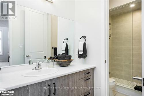 176 Springside Crescent Crescent, Blue Mountains (Blue Mountain Resort Area), ON - Indoor Photo Showing Bathroom