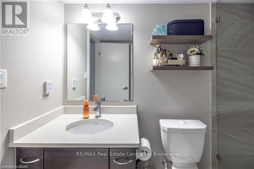 17 - 32 Arkell Road, Guelph (Village), ON - Indoor Photo Showing Bathroom