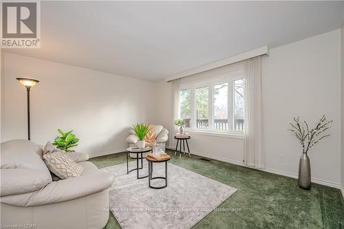 4 Lambert Crescent, Guelph (College), ON - Indoor Photo Showing Living Room