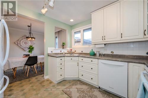 4 Lambert Crescent, Guelph (College), ON - Indoor Photo Showing Kitchen