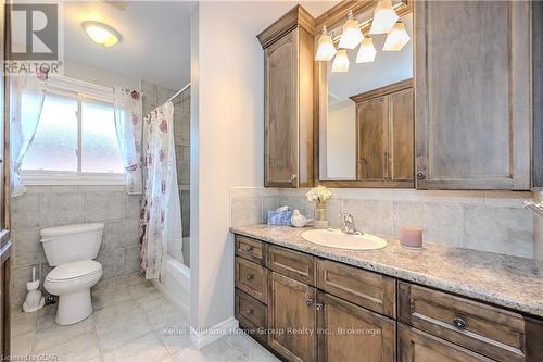 4 Lambert Crescent, Guelph (College), ON - Indoor Photo Showing Bathroom