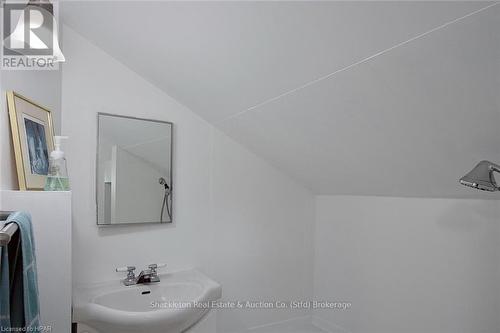 497 Brunswick Street, Stratford, ON - Indoor Photo Showing Bathroom