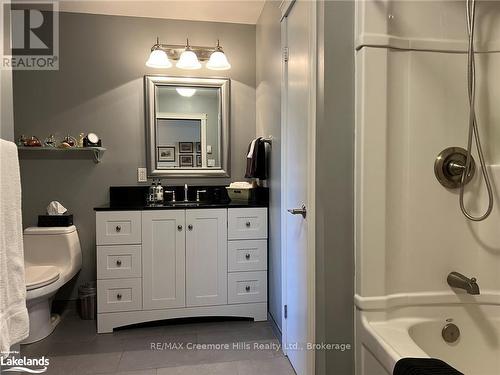 42 Francis Street, Clearview (Creemore), ON - Indoor Photo Showing Bathroom