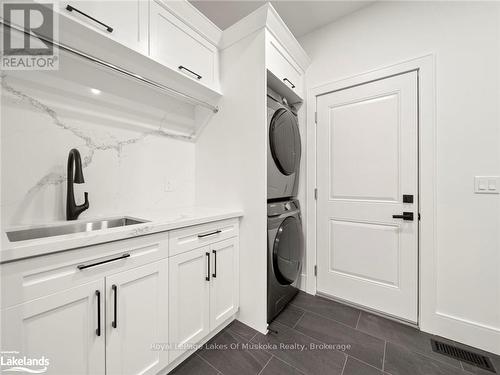 1778 Warminster Side Road, Oro-Medonte (Warminister), ON - Indoor Photo Showing Laundry Room