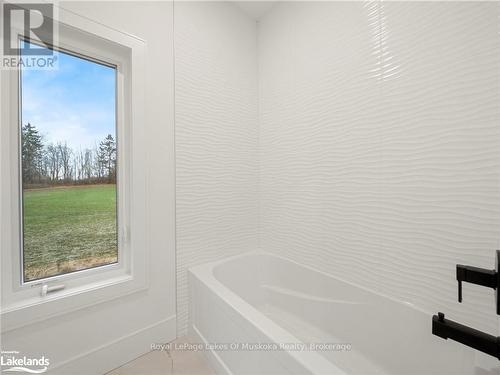 1778 Warminster Side Road, Oro-Medonte (Warminister), ON - Indoor Photo Showing Bathroom