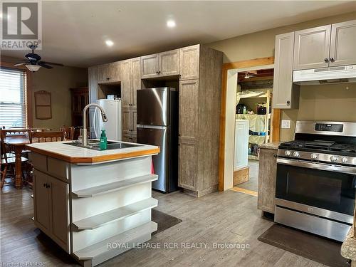 641 10Th Avenue, Hanover, ON - Indoor Photo Showing Kitchen