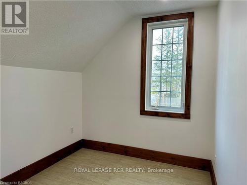 641 10Th Avenue, Hanover, ON - Indoor Photo Showing Other Room