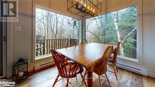 92 Main Road, Clearview (Devil'S Glen), ON - Indoor Photo Showing Dining Room