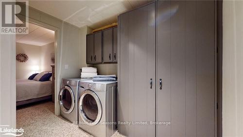 92 Main Road, Clearview (Devil'S Glen), ON - Indoor Photo Showing Laundry Room