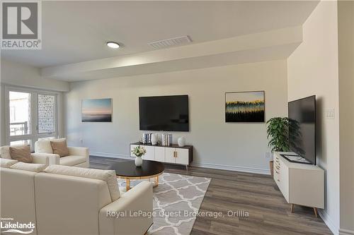 25 Wyn Wood Lane Lane, Orillia, ON - Indoor Photo Showing Living Room