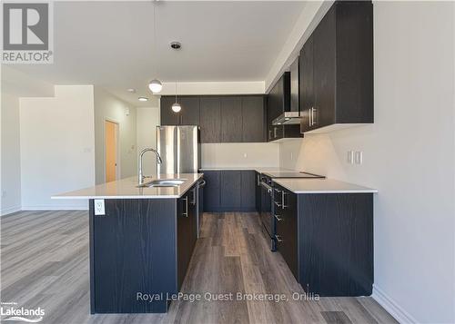 25 Wyn Wood Lane Lane, Orillia, ON - Indoor Photo Showing Kitchen With Upgraded Kitchen