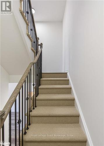 25 Wyn Wood Lane Lane, Orillia, ON - Indoor Photo Showing Other Room