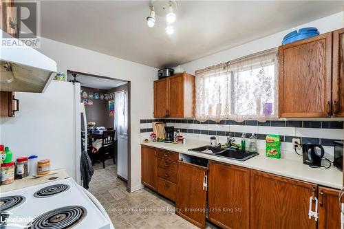 538 Nelson Street, Midland, ON - Indoor Photo Showing Kitchen With Double Sink