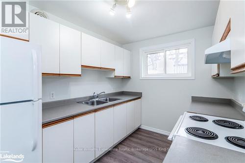 538 Nelson Street, Midland, ON - Indoor Photo Showing Kitchen With Double Sink