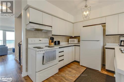 8 - 1064 Tiny Beaches Road S, Tiny, ON - Indoor Photo Showing Kitchen