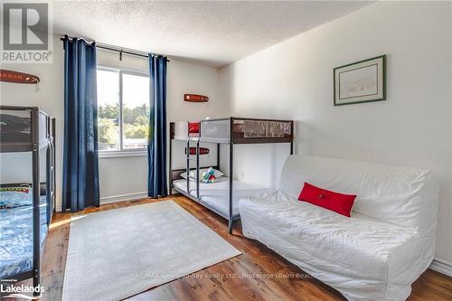 8 - 1064 Tiny Beaches Road S, Tiny, ON - Indoor Photo Showing Bedroom