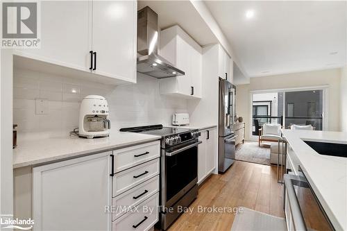 8 Bru-Lor Lane, Orillia, ON - Indoor Photo Showing Kitchen With Stainless Steel Kitchen With Upgraded Kitchen