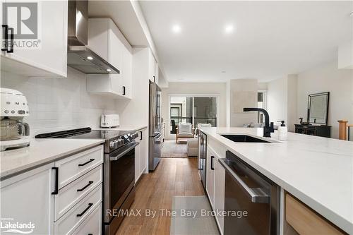 8 Bru-Lor Lane, Orillia, ON - Indoor Photo Showing Kitchen With Stainless Steel Kitchen With Upgraded Kitchen