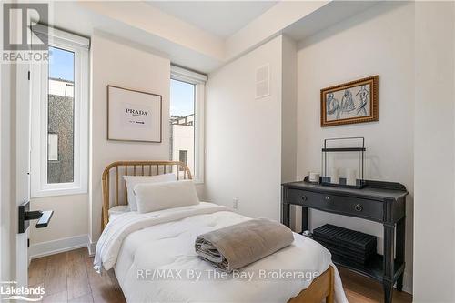 8 Bru-Lor Lane, Orillia, ON - Indoor Photo Showing Bedroom