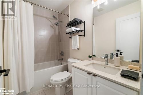 8 Bru-Lor Lane, Orillia, ON - Indoor Photo Showing Bathroom