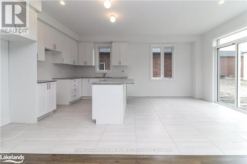 11 Amber Drive, Wasaga Beach, ON - Indoor Photo Showing Kitchen