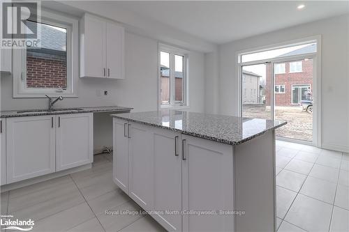 11 Amber Drive, Wasaga Beach, ON - Indoor Photo Showing Kitchen