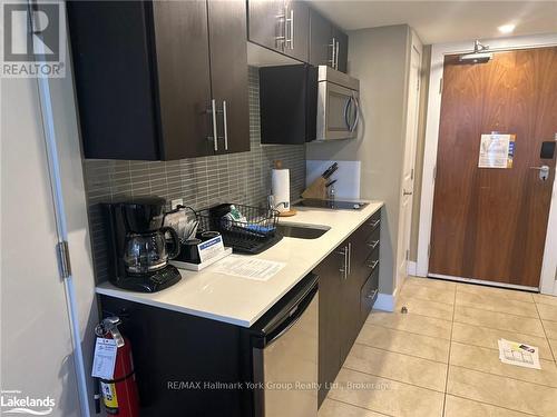 5116 - 9 Harbour Street E, Collingwood, ON - Indoor Photo Showing Kitchen