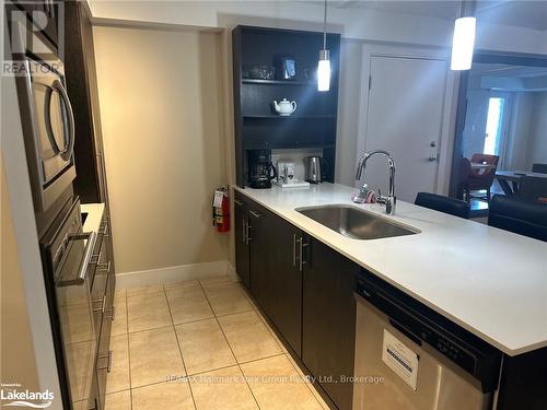 5116 - 9 Harbour Street E, Collingwood, ON - Indoor Photo Showing Kitchen