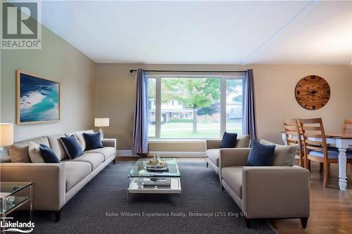 624 Manly Street, Midland, ON - Indoor Photo Showing Living Room