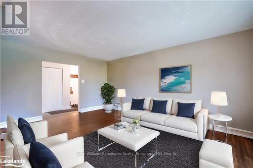 624 Manly Street, Midland, ON - Indoor Photo Showing Living Room