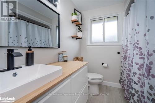 624 Manly Street, Midland, ON - Indoor Photo Showing Bathroom