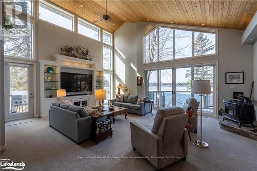 2612 Baguley Road, Severn (Port Severn), ON - Indoor Photo Showing Living Room With Fireplace