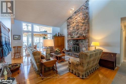 2612 Baguley Road, Severn (Port Severn), ON - Indoor Photo Showing Living Room With Fireplace