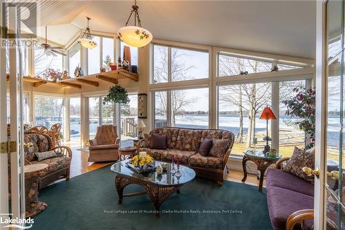 2612 Baguley Road, Severn (Port Severn), ON - Indoor Photo Showing Living Room