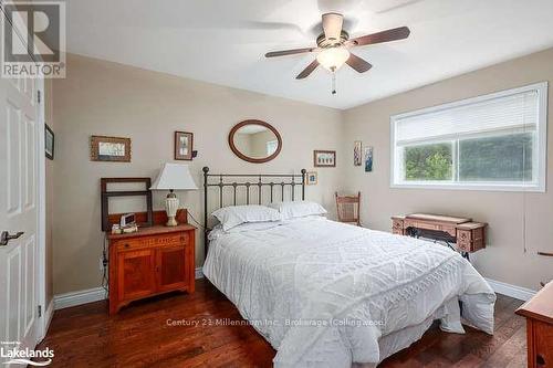 96 Lockhart Road, Collingwood, ON - Indoor Photo Showing Bedroom