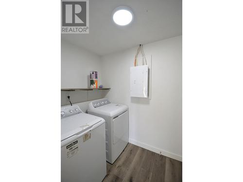 322-326 Ewert Street, Prince George, BC - Indoor Photo Showing Laundry Room