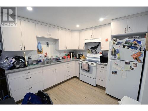 322-326 Ewert Street, Prince George, BC - Indoor Photo Showing Kitchen With Double Sink