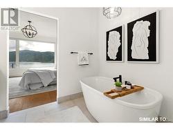 Large Soaker Tub in Ensuite - 