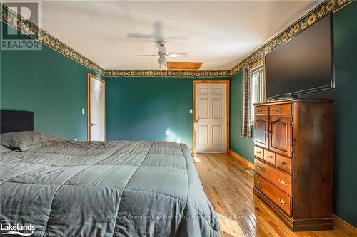 49 Third Street, Tiny, ON - Indoor Photo Showing Bedroom