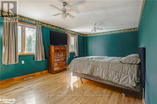 49 Third Street, Tiny, ON - Indoor Photo Showing Bedroom