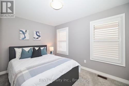 43 Homestead Way, Thorold (560 - Rolling Meadows), ON - Indoor Photo Showing Bedroom