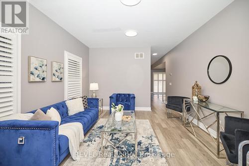 43 Homestead Way, Thorold (560 - Rolling Meadows), ON - Indoor Photo Showing Living Room