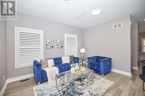 43 Homestead Way, Thorold (560 - Rolling Meadows), ON - Indoor Photo Showing Living Room