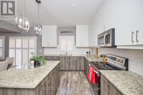 43 Homestead Way, Thorold (560 - Rolling Meadows), ON - Indoor Photo Showing Kitchen With Upgraded Kitchen