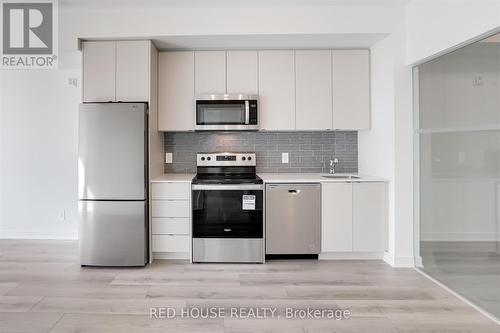 613 - 1440 Clarriage Court, Milton, ON - Indoor Photo Showing Kitchen With Stainless Steel Kitchen