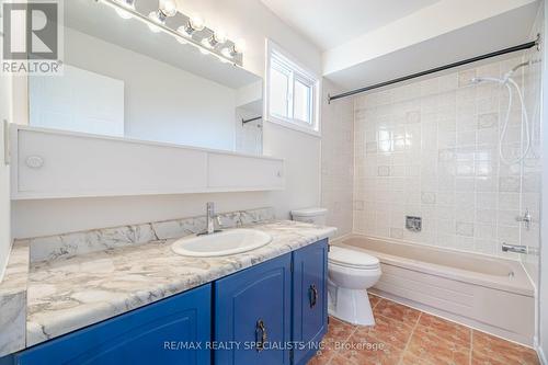 1332 Quinpool Court, Mississauga, ON - Indoor Photo Showing Bathroom