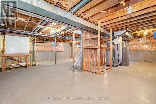 1332 Quinpool Court, Mississauga, ON - Indoor Photo Showing Basement