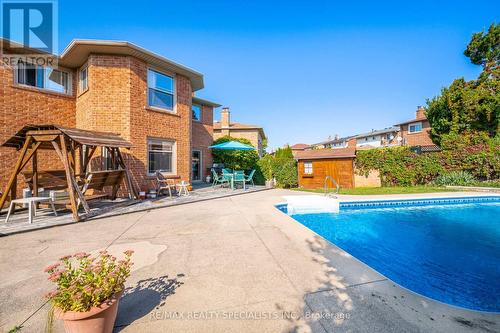 1332 Quinpool Court, Mississauga, ON - Outdoor With In Ground Pool